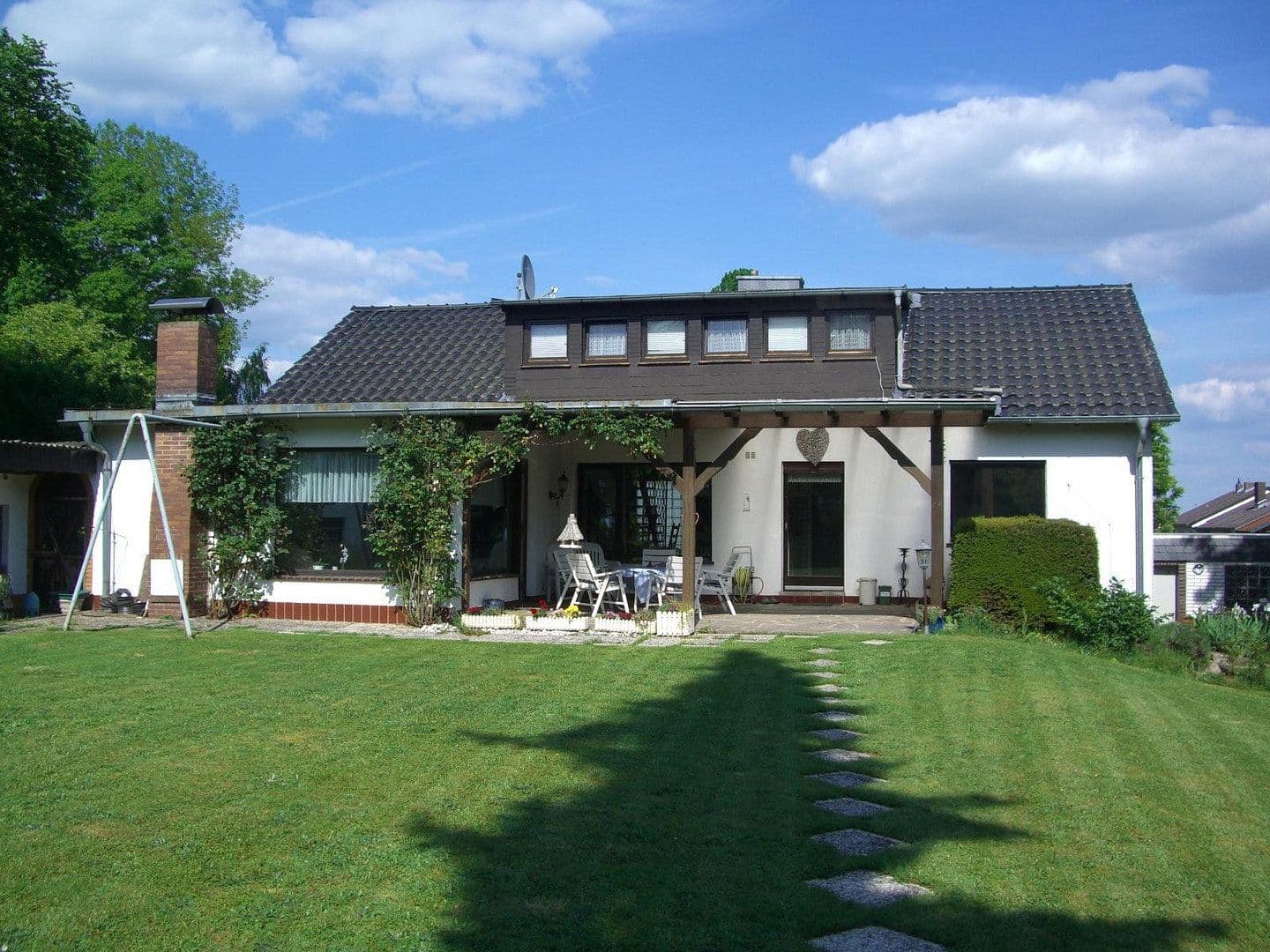 Predaj domu 180 m², pozemok 1.400 m², Marburg, Hesensko Predaj domu 180 m², pozemok 1.400 m², Marburg, Hesensko