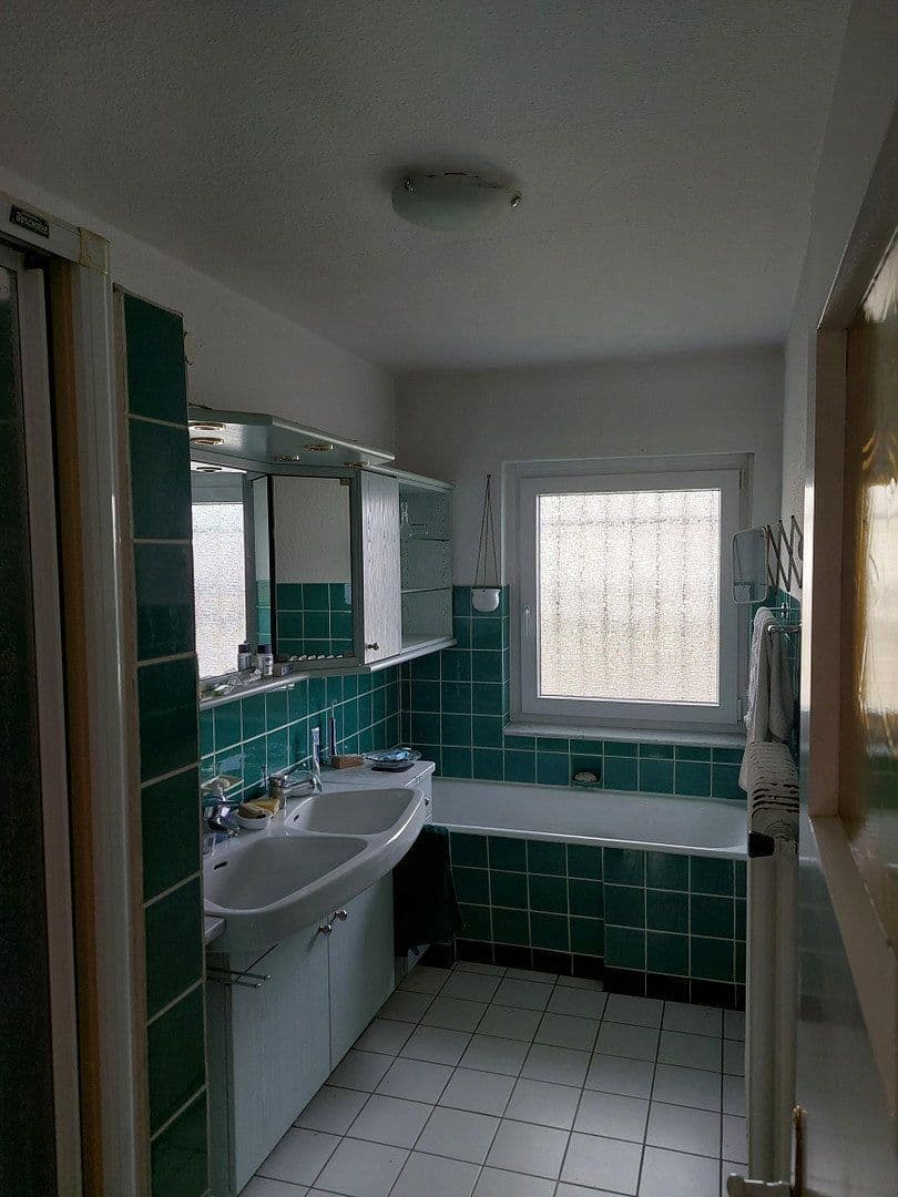 Predaj domu 180 m², pozemok 1.400 m², Marburg, Hesensko Predaj domu 180 m², pozemok 1.400 m², Marburg, Hesensko