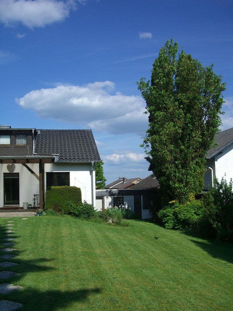 Predaj domu 180 m², pozemok 1.400 m², Marburg, Hesensko Predaj domu 180 m², pozemok 1.400 m², Marburg, Hesensko