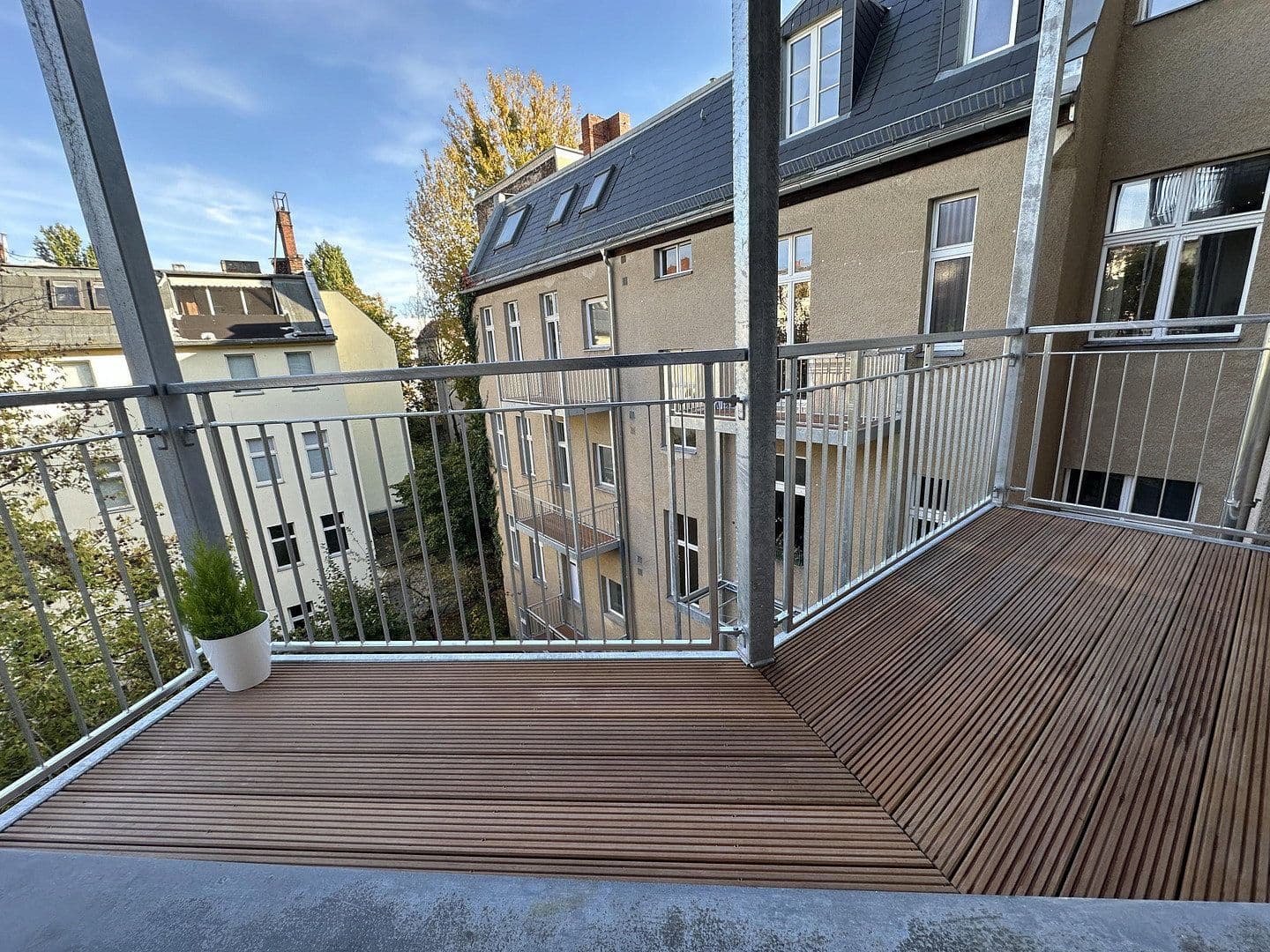 Prenájom bytu 3-izbový 110 m², Berlin, Berlín Prenájom bytu 3-izbový 110 m², Berlin, Berlín
