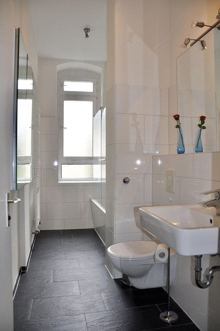 Prenájom bytu 3-izbový 110 m², Berlin, Berlín Prenájom bytu 3-izbový 110 m², Berlin, Berlín