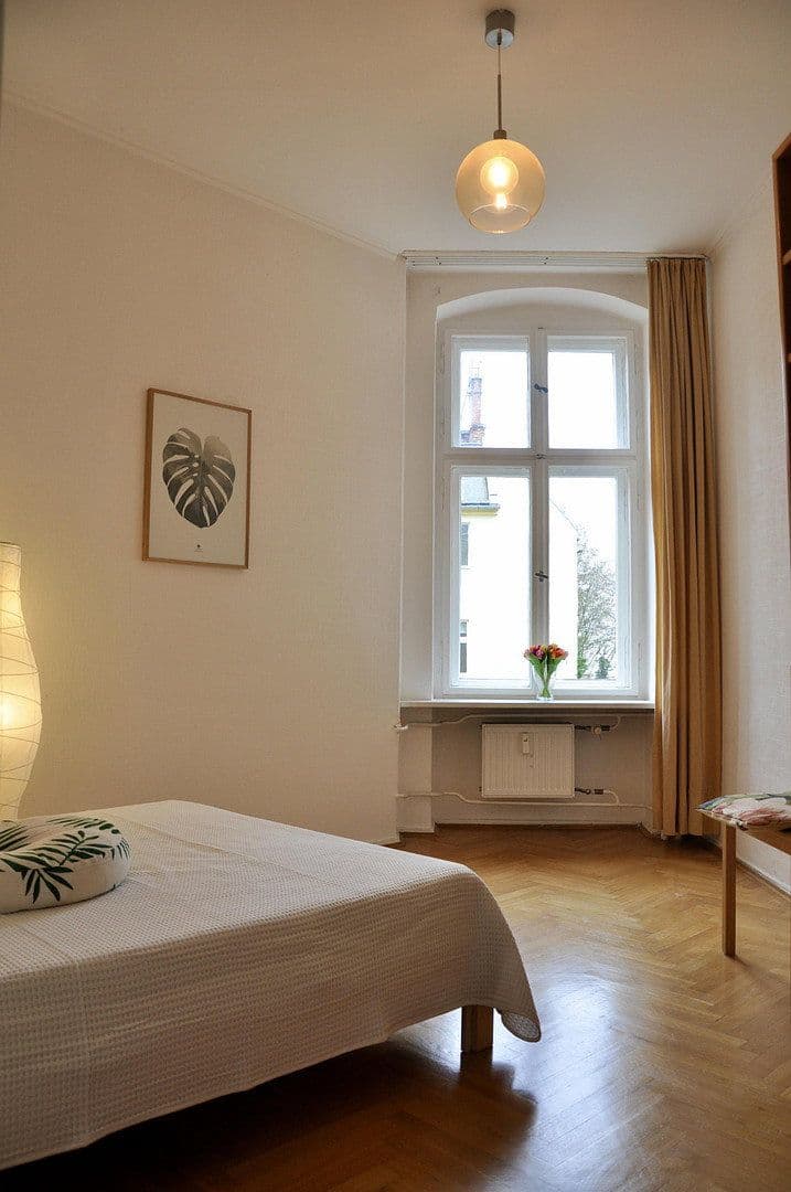 Prenájom bytu 3-izbový 110 m², Berlin, Berlín Prenájom bytu 3-izbový 110 m², Berlin, Berlín