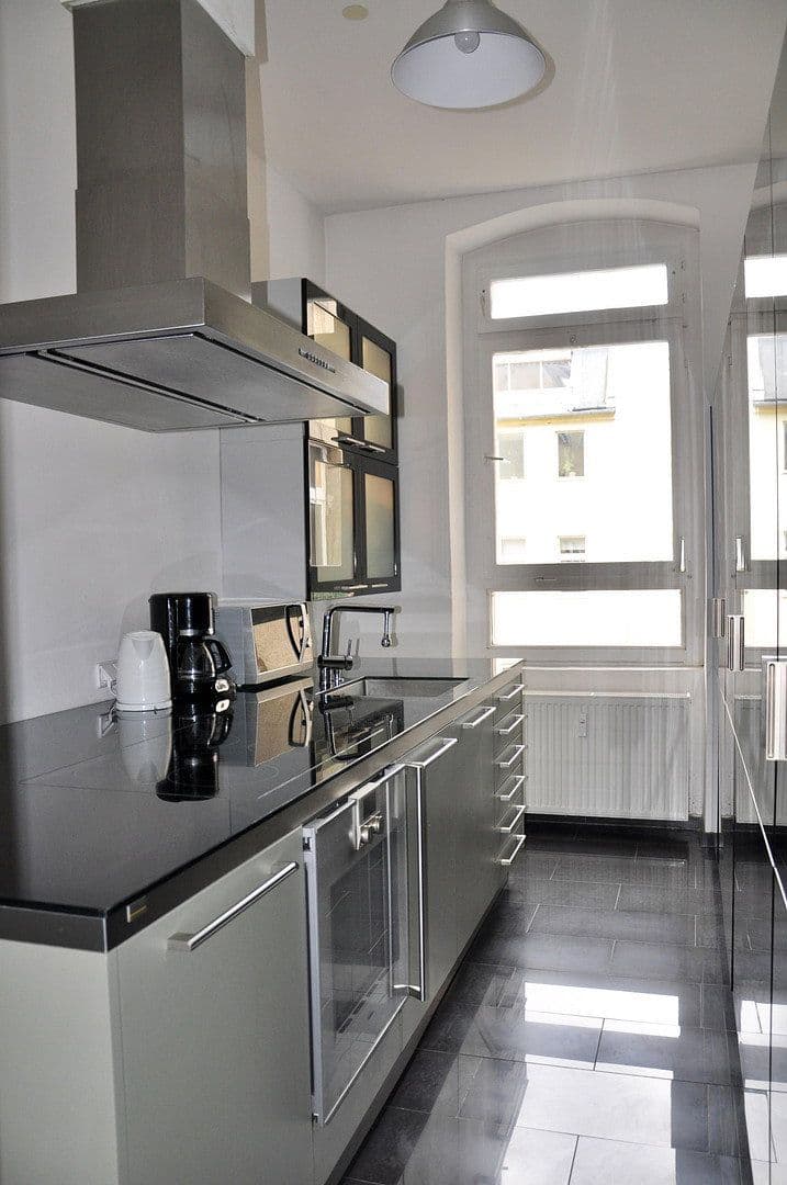 Prenájom bytu 3-izbový 110 m², Berlin, Berlín Prenájom bytu 3-izbový 110 m², Berlin, Berlín