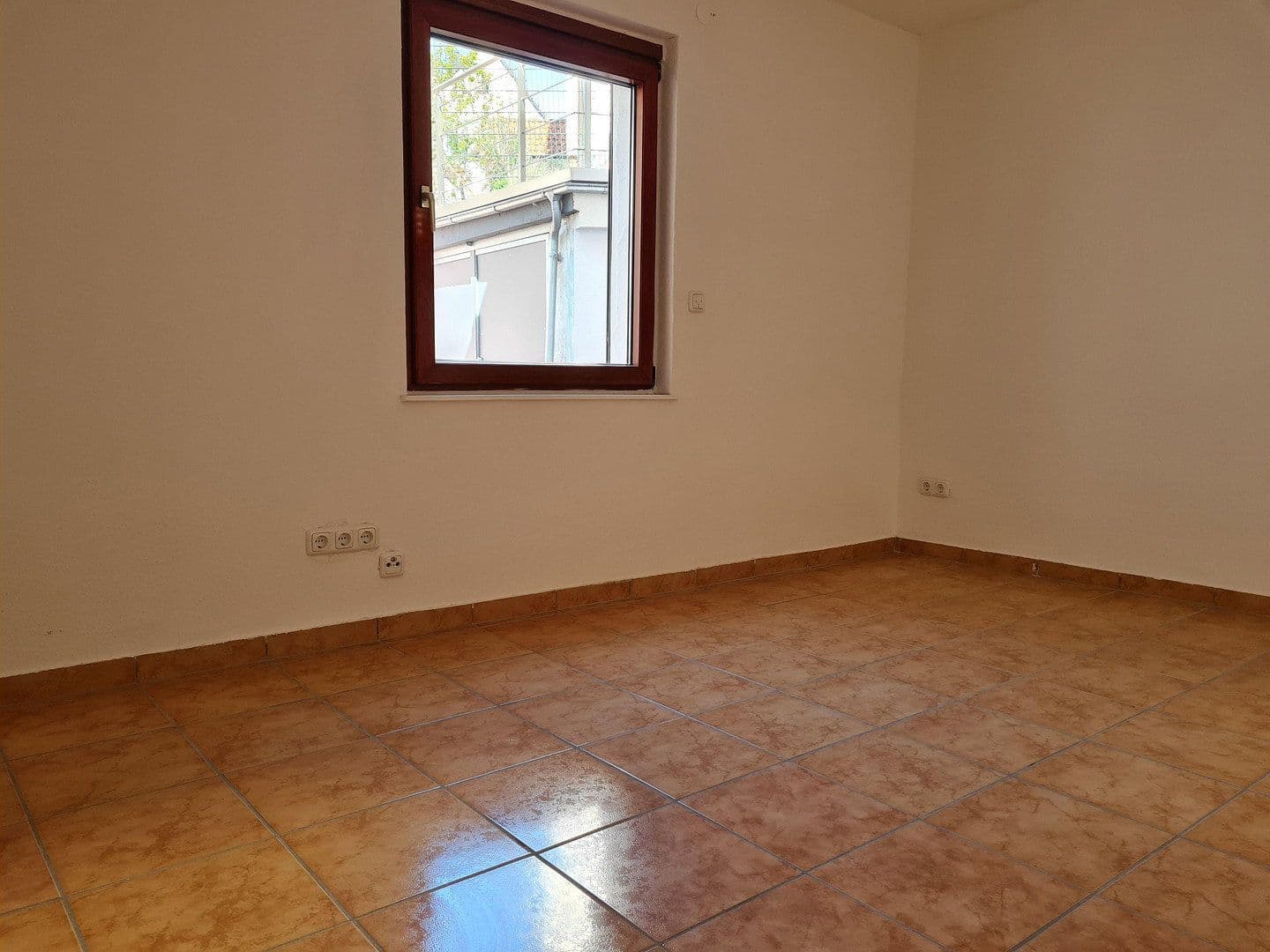 Prenájom domu 180 m², pozemok 500 m², Gelnhausen, Hesensko Prenájom domu 180 m², pozemok 500 m², Gelnhausen, Hesensko