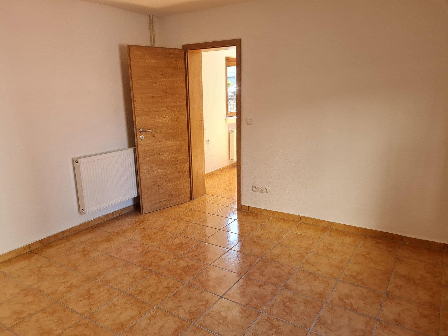Prenájom domu 180 m², pozemok 500 m², Gelnhausen, Hesensko Prenájom domu 180 m², pozemok 500 m², Gelnhausen, Hesensko