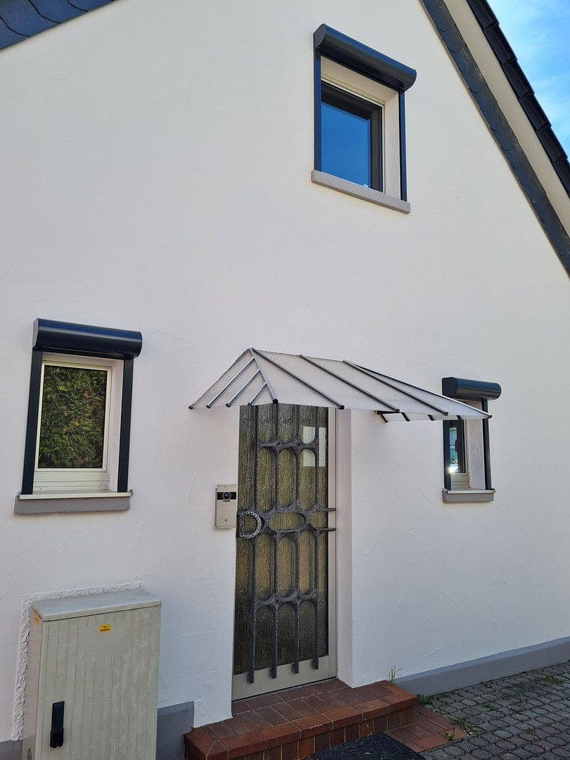 Prenájom domu 180 m², pozemok 500 m², Gelnhausen, Hesensko Prenájom domu 180 m², pozemok 500 m², Gelnhausen, Hesensko