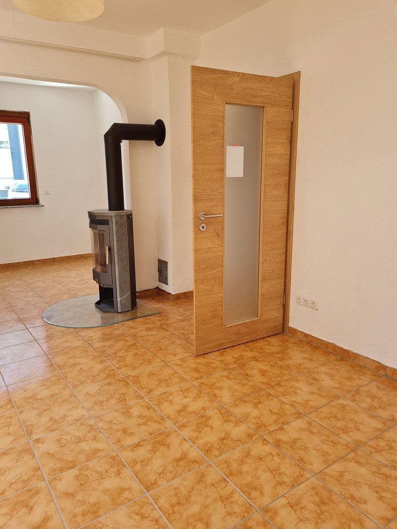 Prenájom domu 180 m², pozemok 500 m², Gelnhausen, Hesensko Prenájom domu 180 m², pozemok 500 m², Gelnhausen, Hesensko