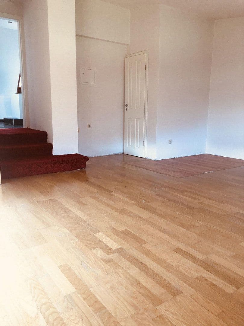 Predaj domu 138 m², pozemok 544 m², Ostfildern, Bádensko-Wurttembersko Predaj domu 138 m², pozemok 544 m², Ostfildern, Bádensko-Wurttembersko