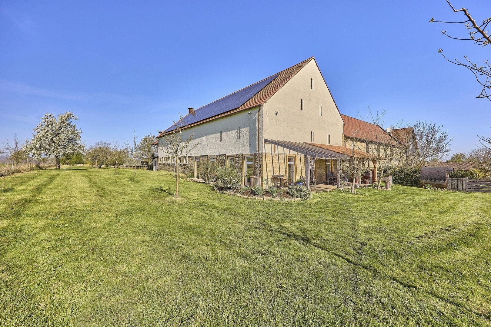 Predaj pozemku 10.250 m², Meisenheim, Porýnie-Falcko Predaj pozemku 10.250 m², Meisenheim, Porýnie-Falcko