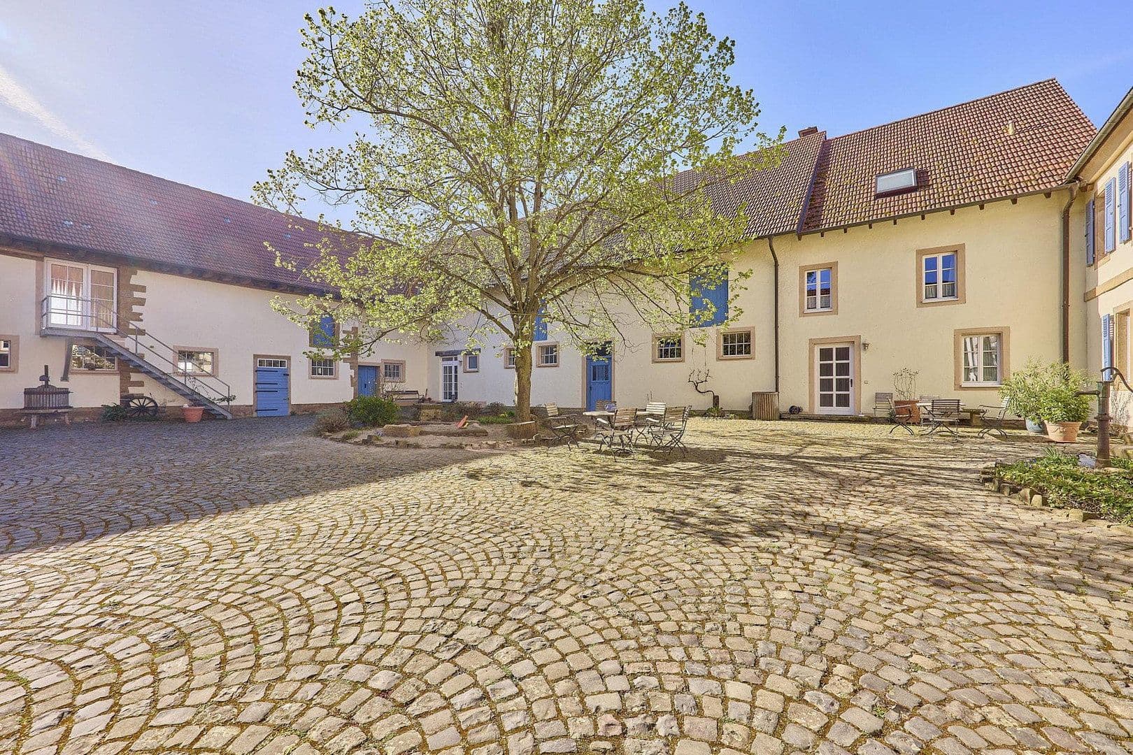 Predaj pozemku 10.250 m², Meisenheim, Porýnie-Falcko Predaj pozemku 10.250 m², Meisenheim, Porýnie-Falcko