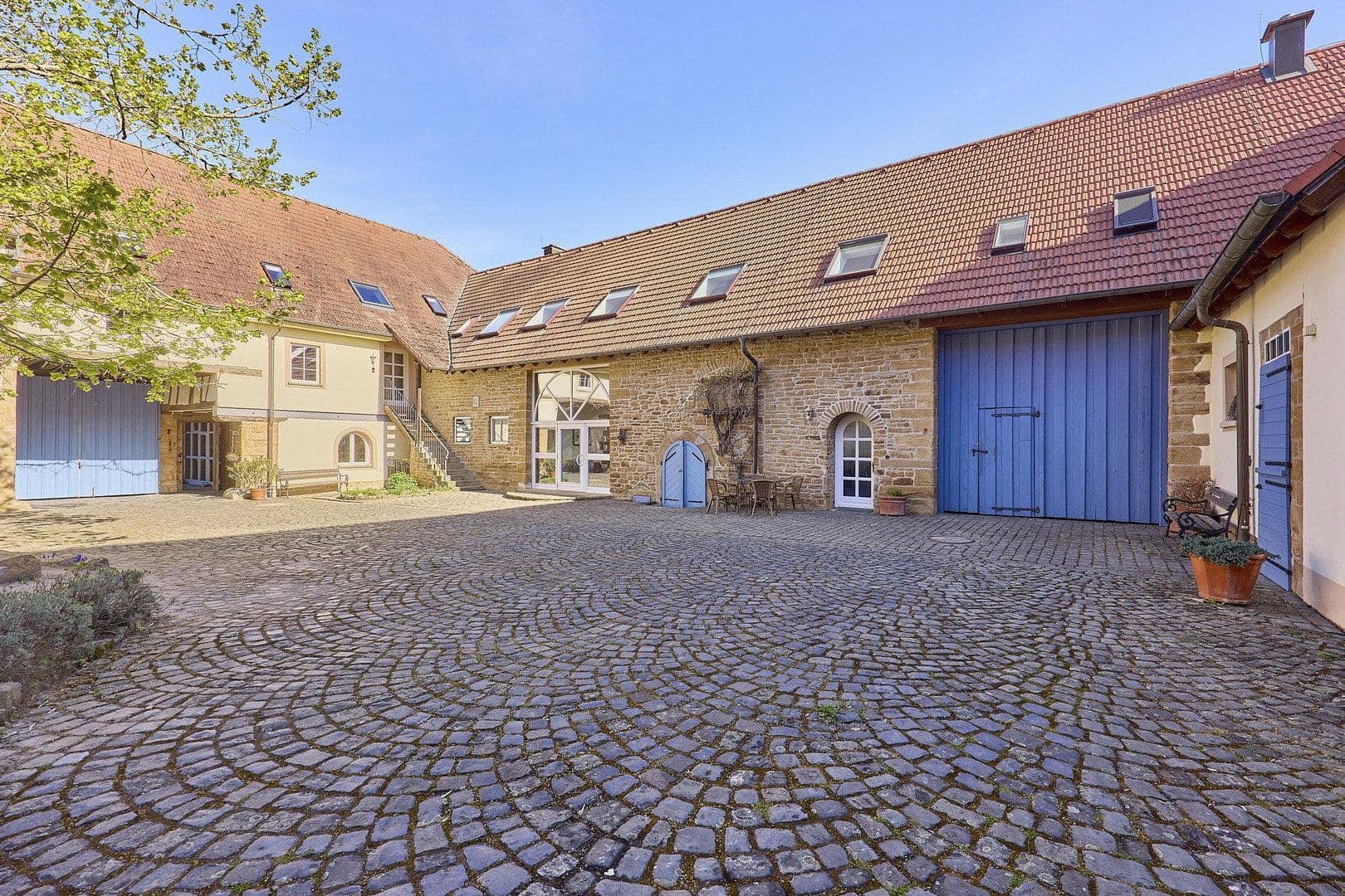 Predaj pozemku 10.250 m², Meisenheim, Porýnie-Falcko Predaj pozemku 10.250 m², Meisenheim, Porýnie-Falcko