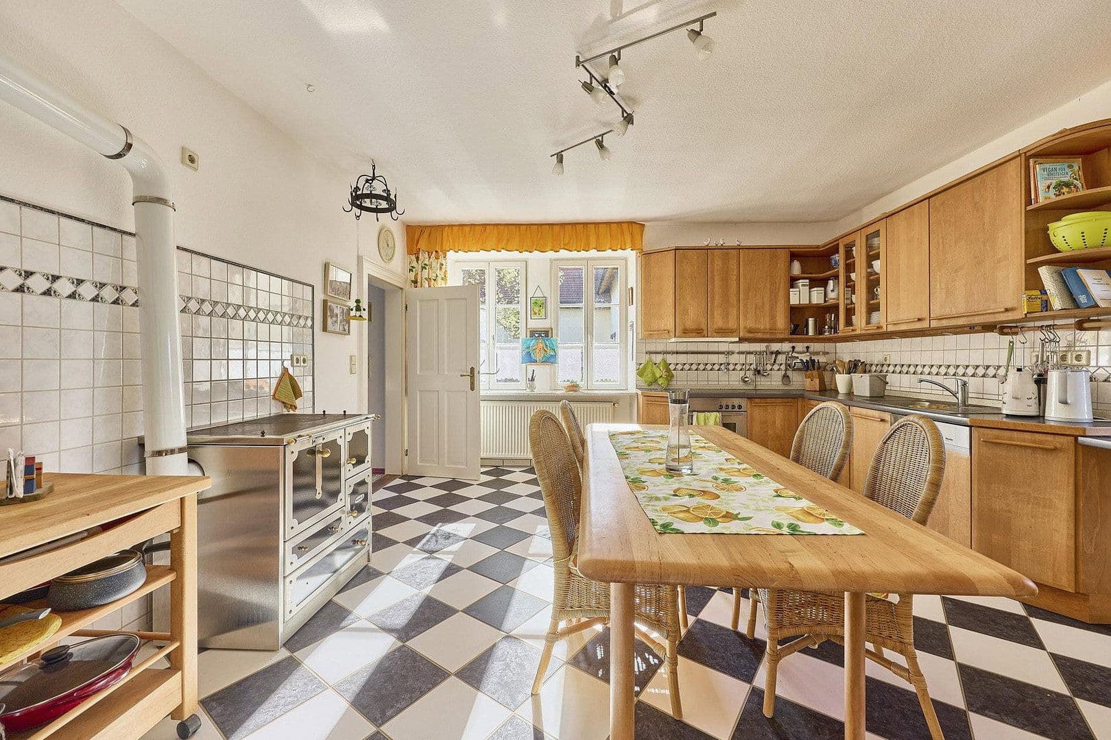 Predaj pozemku 10.250 m², Meisenheim, Porýnie-Falcko Predaj pozemku 10.250 m², Meisenheim, Porýnie-Falcko