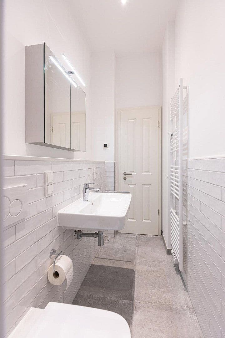 Prenájom bytu 3-izbový 64 m², Berlin, Berlín Prenájom bytu 3-izbový 64 m², Berlin, Berlín