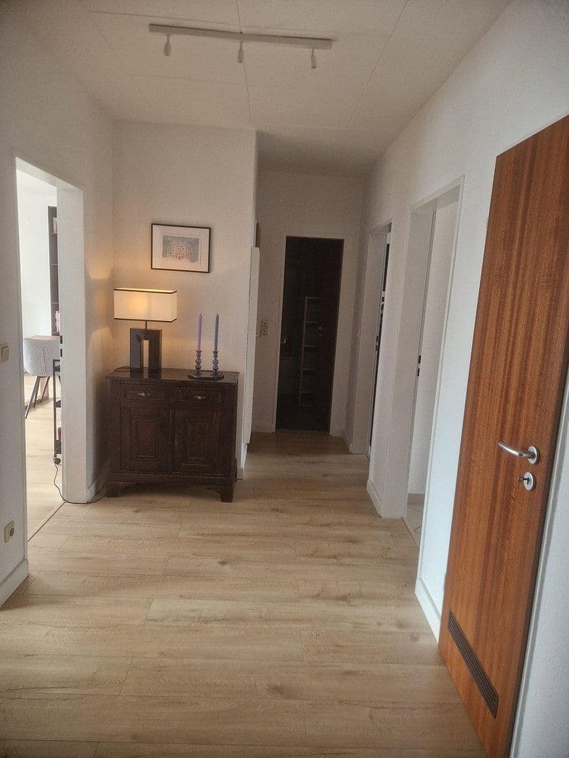 Prenájom bytu 3-izbový 83 m², Oberhausen, Severné Porýnie - Westfálsko Prenájom bytu 3-izbový 83 m², Oberhausen, Severné Porýnie - Westfálsko