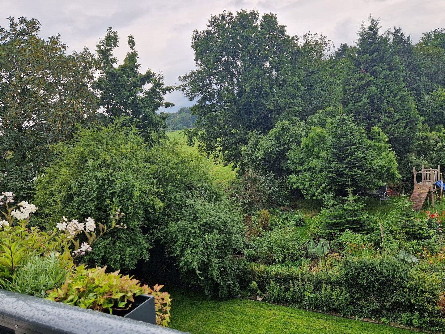 Prenájom bytu 3-izbový 83 m², Oberhausen, Severné Porýnie - Westfálsko Prenájom bytu 3-izbový 83 m², Oberhausen, Severné Porýnie - Westfálsko