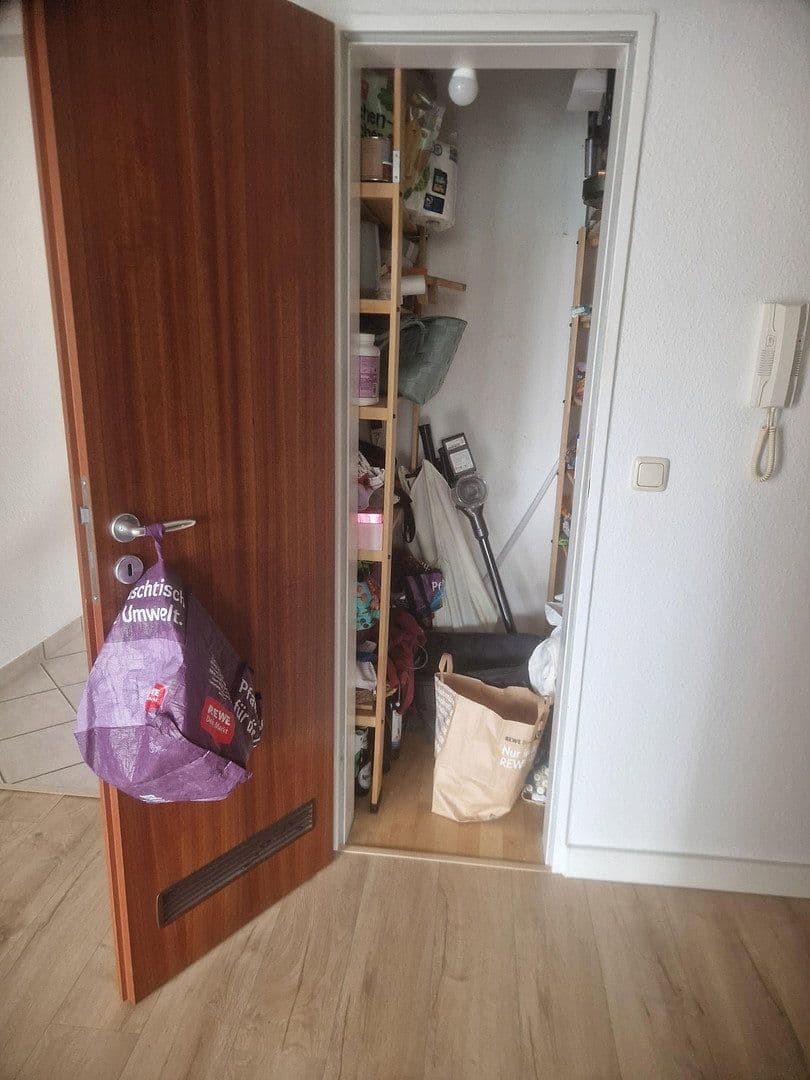 Prenájom bytu 3-izbový 83 m², Oberhausen, Severné Porýnie - Westfálsko Prenájom bytu 3-izbový 83 m², Oberhausen, Severné Porýnie - Westfálsko