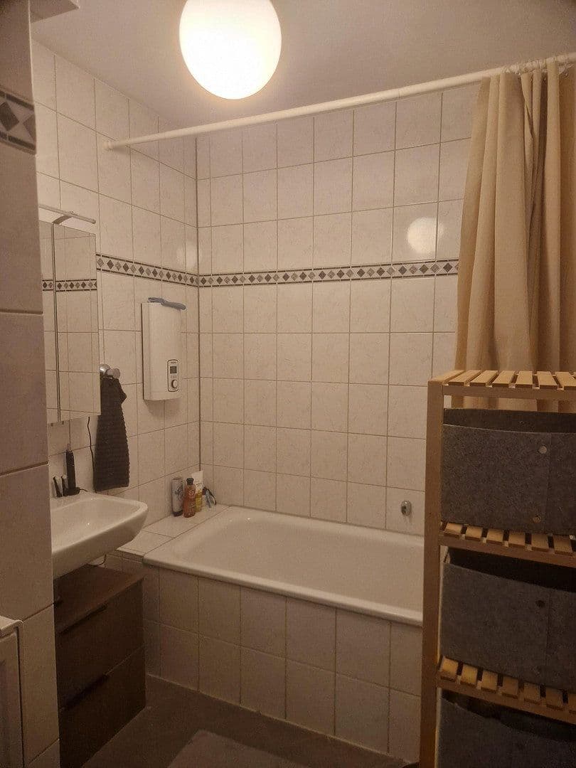 Prenájom bytu 3-izbový 83 m², Oberhausen, Severné Porýnie - Westfálsko Prenájom bytu 3-izbový 83 m², Oberhausen, Severné Porýnie - Westfálsko