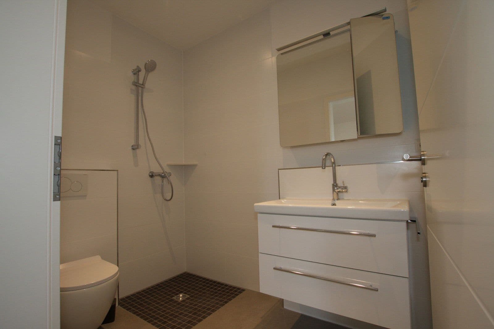 Prenájom bytu 4-izbový 131 m², Nieder-Olm, Porýnie-Falcko Prenájom bytu 4-izbový 131 m², Nieder-Olm, Porýnie-Falcko