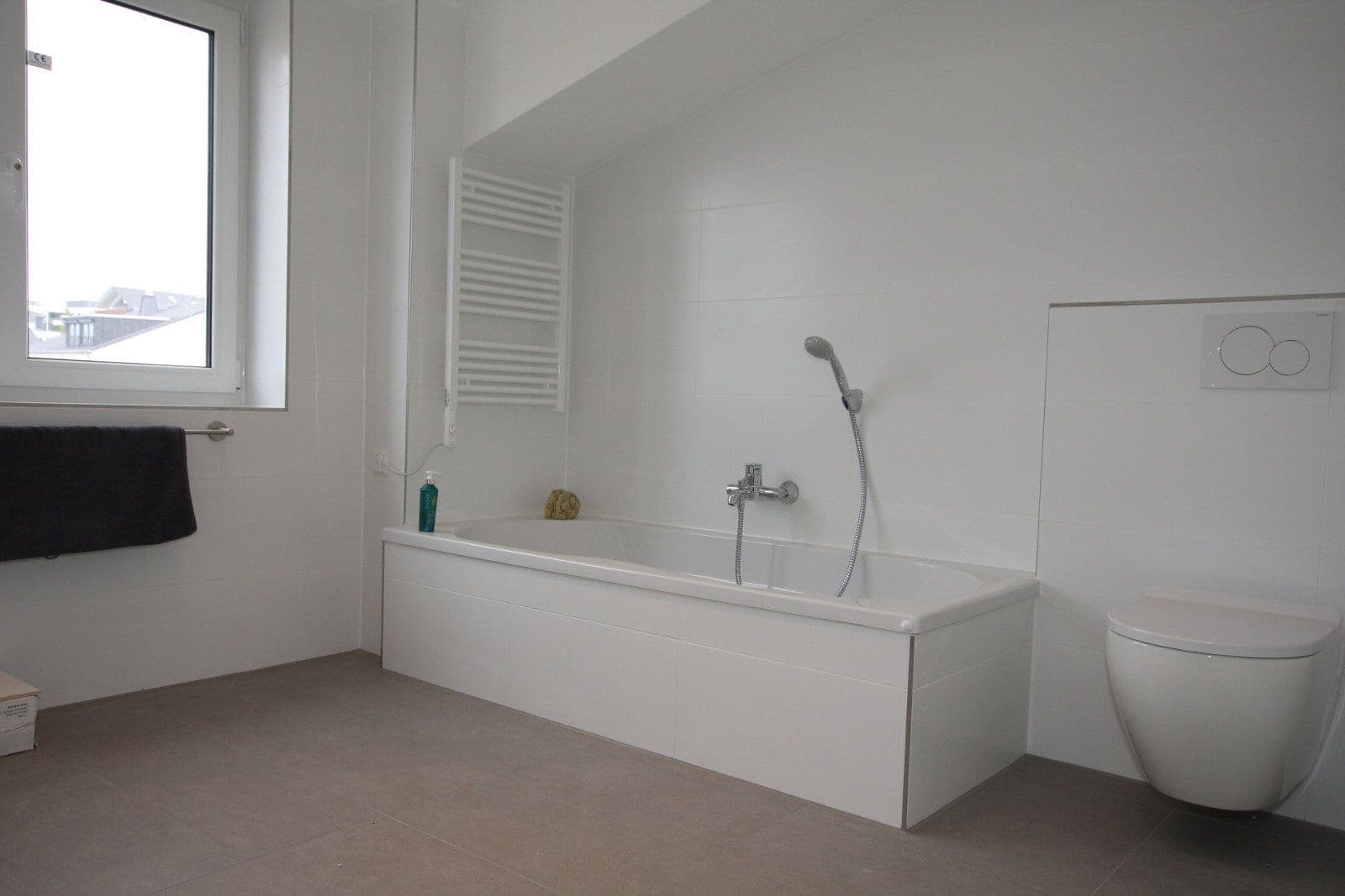 Prenájom bytu 4-izbový 131 m², Nieder-Olm, Porýnie-Falcko Prenájom bytu 4-izbový 131 m², Nieder-Olm, Porýnie-Falcko