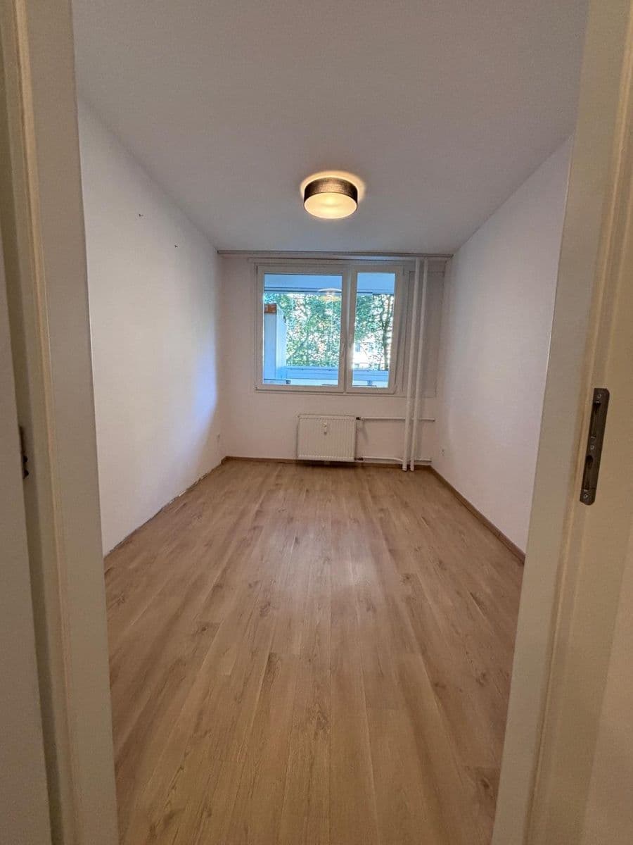 Prenájom bytu 2-izbový 46 m², Novodvorská, Praha, Praha Prenájom bytu 2-izbový 46 m², Novodvorská, Praha, Praha