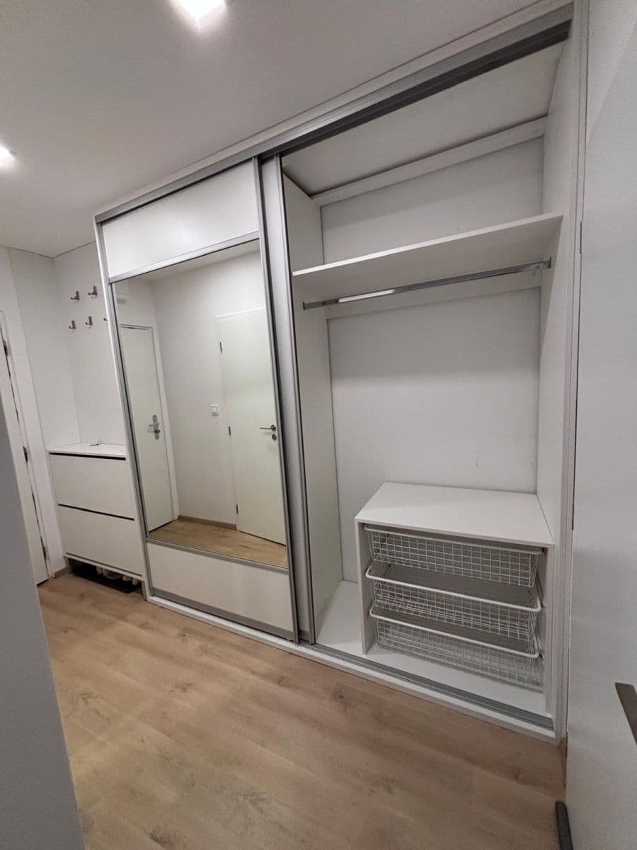 Prenájom bytu 2-izbový 46 m², Novodvorská, Praha, Praha Prenájom bytu 2-izbový 46 m², Novodvorská, Praha, Praha
