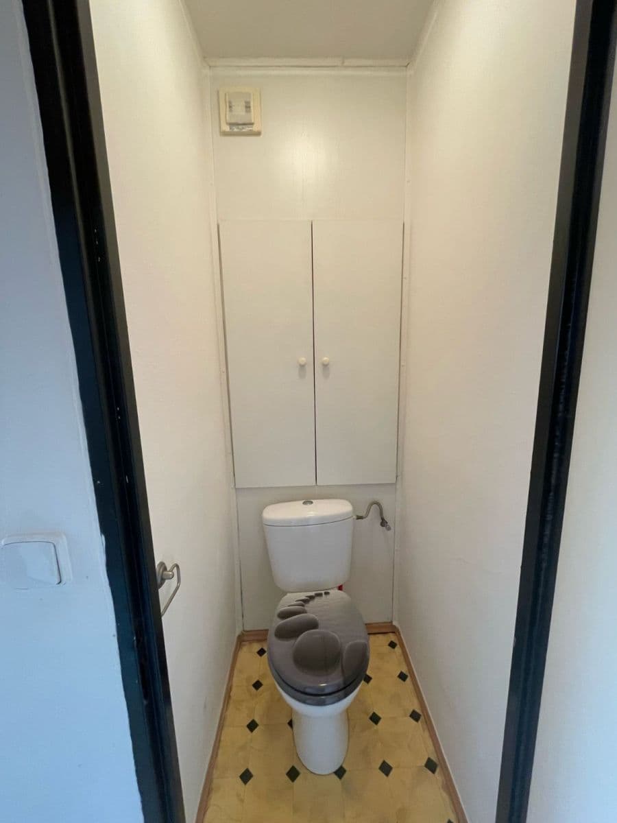 Prenájom bytu 1-izbový 25 m², Nad Lesním divadlem, Praha, Praha Prenájom bytu 1-izbový 25 m², Nad Lesním divadlem, Praha, Praha