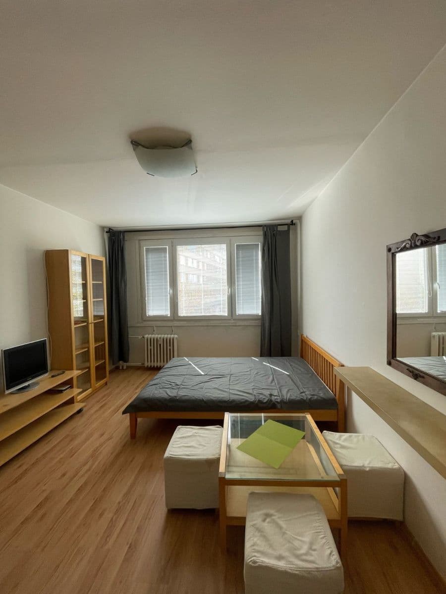 Prenájom bytu 1-izbový 25 m², Nad Lesním divadlem, Praha, Praha Prenájom bytu 1-izbový 25 m², Nad Lesním divadlem, Praha, Praha