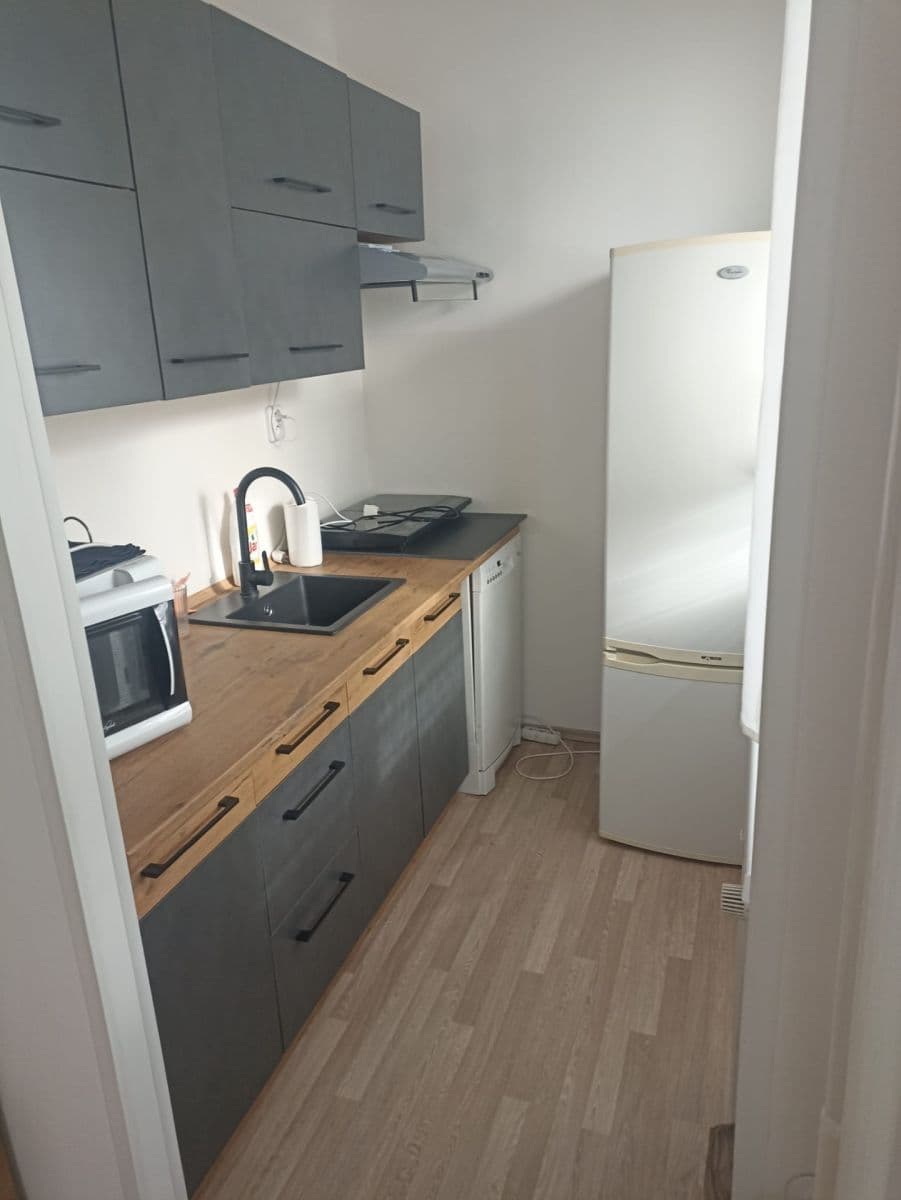 Prenájom bytu 1-izbový 34 m², Sládkovičova, Praha, Praha Prenájom bytu 1-izbový 34 m², Sládkovičova, Praha, Praha