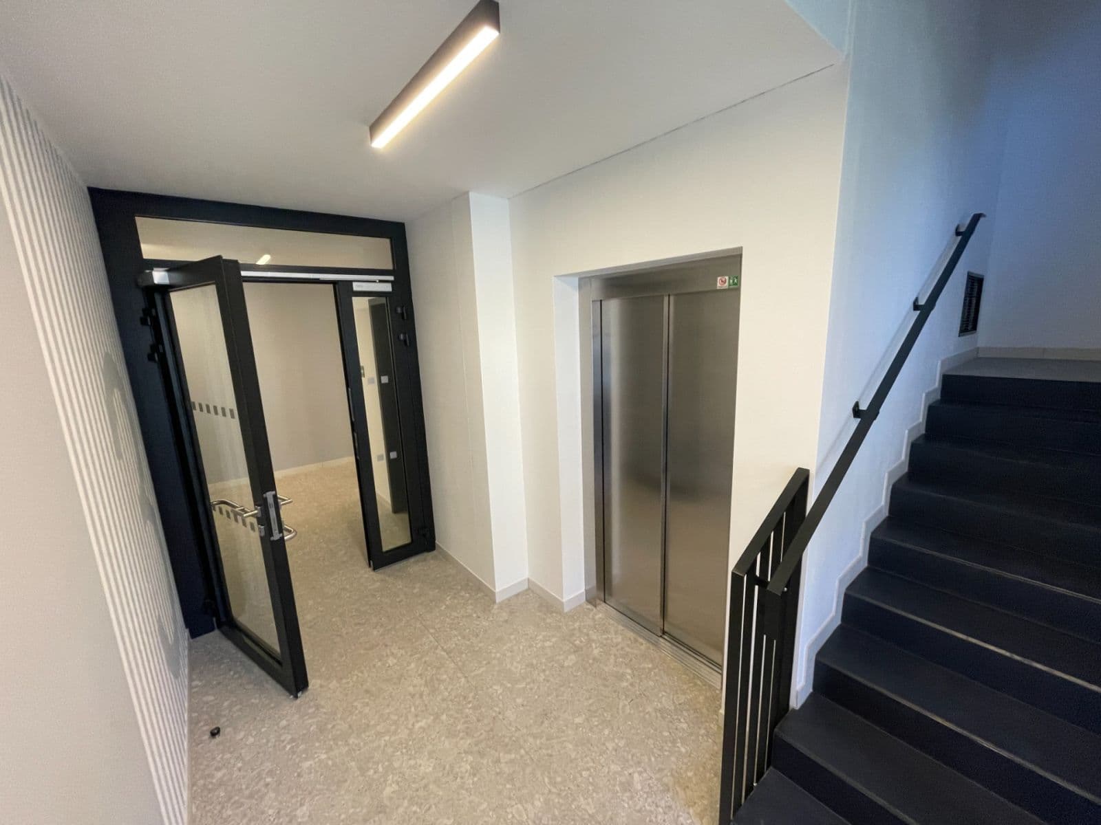 Prenájom bytu 2-izbový 55 m², U Engerthu, Kladno, Středočeský kraj Prenájom bytu 2-izbový 55 m², U Engerthu, Kladno, Středočeský kraj