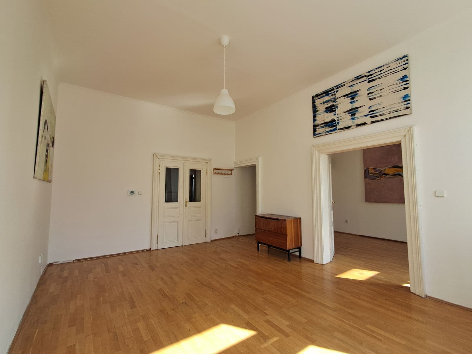 Prenájom bytu 4-izbový 114 m², Belgická, Praha, Praha Prenájom bytu 4-izbový 114 m², Belgická, Praha, Praha