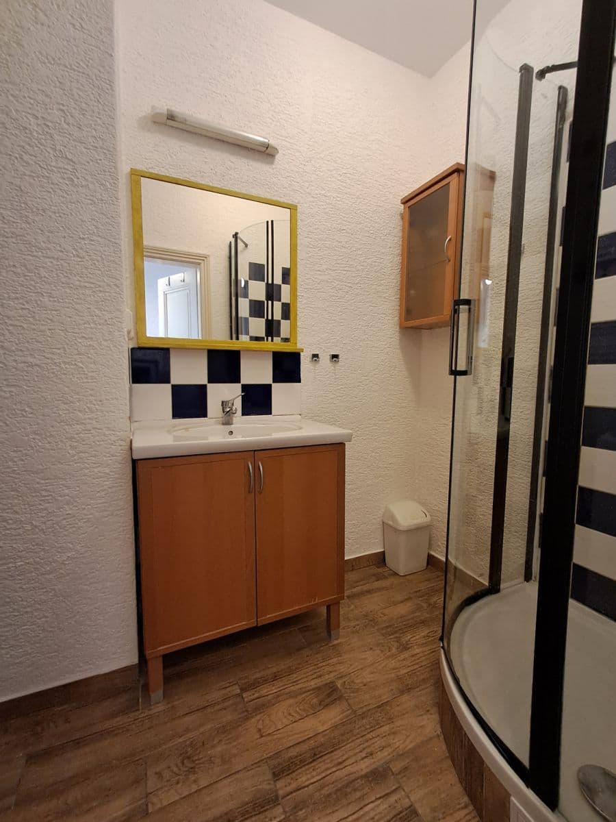 Prenájom bytu 4-izbový 114 m², Belgická, Praha, Praha Prenájom bytu 4-izbový 114 m², Belgická, Praha, Praha