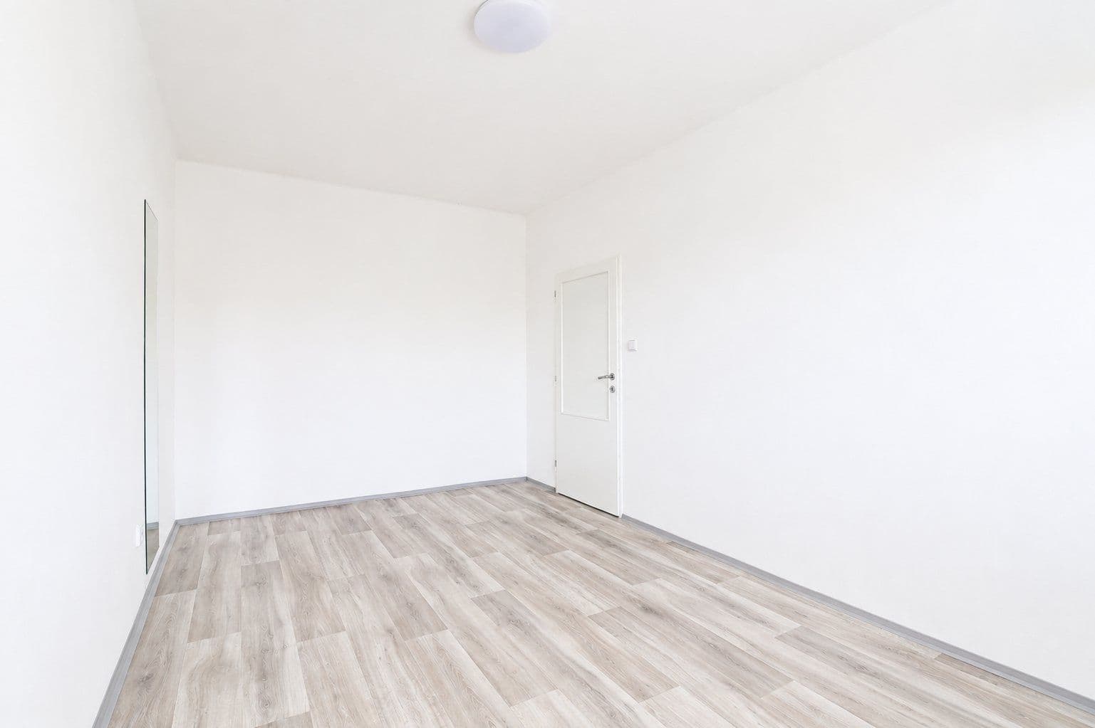 Prenájom bytu 2-izbový 59 m², Jeseniova, Praha, Praha Prenájom bytu 2-izbový 59 m², Jeseniova, Praha, Praha