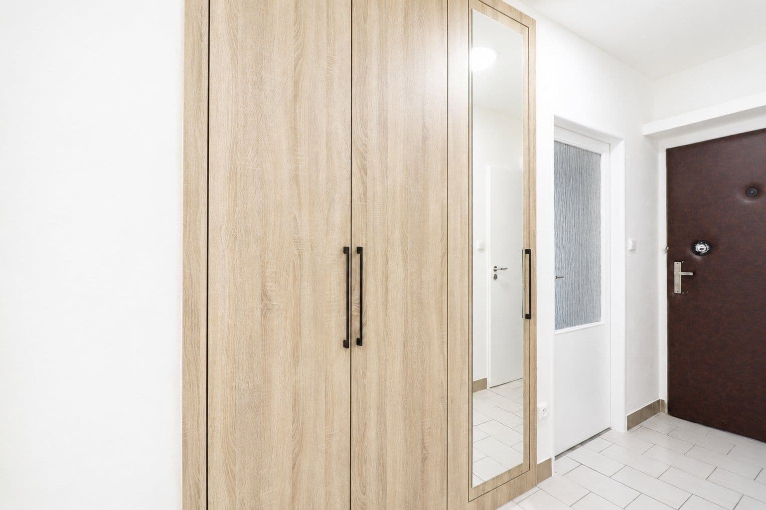 Prenájom bytu 2-izbový 59 m², Jeseniova, Praha, Praha Prenájom bytu 2-izbový 59 m², Jeseniova, Praha, Praha