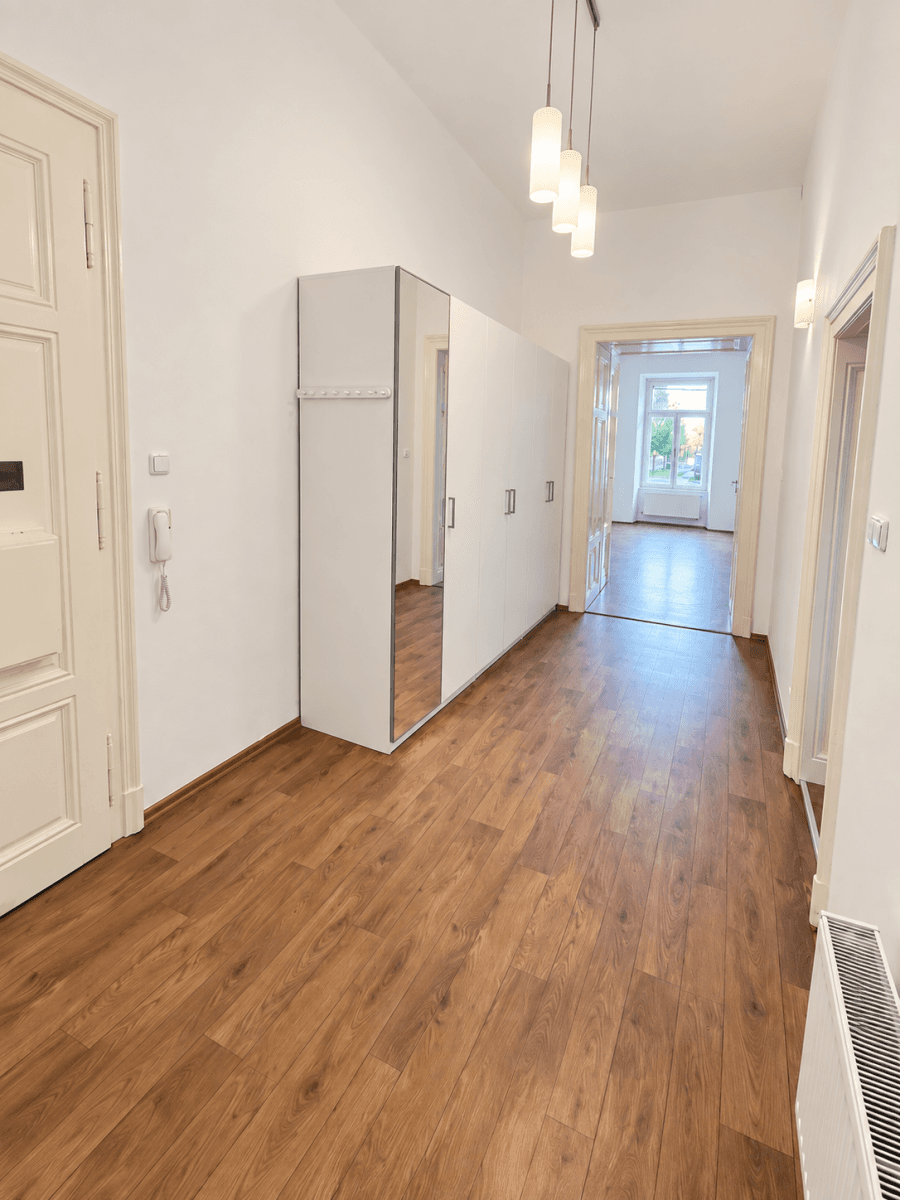 Prenájom bytu 4-izbový 131 m², třída Kpt. Jaroše, Brno, Jihomoravský kraj Prenájom bytu 4-izbový 131 m², třída Kpt. Jaroše, Brno, Jihomoravský kraj