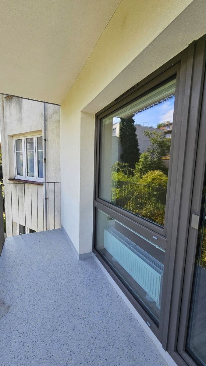 Prenájom bytu 1-izbový 30 m², Sinkulova, Praha, Praha Prenájom bytu 1-izbový 30 m², Sinkulova, Praha, Praha