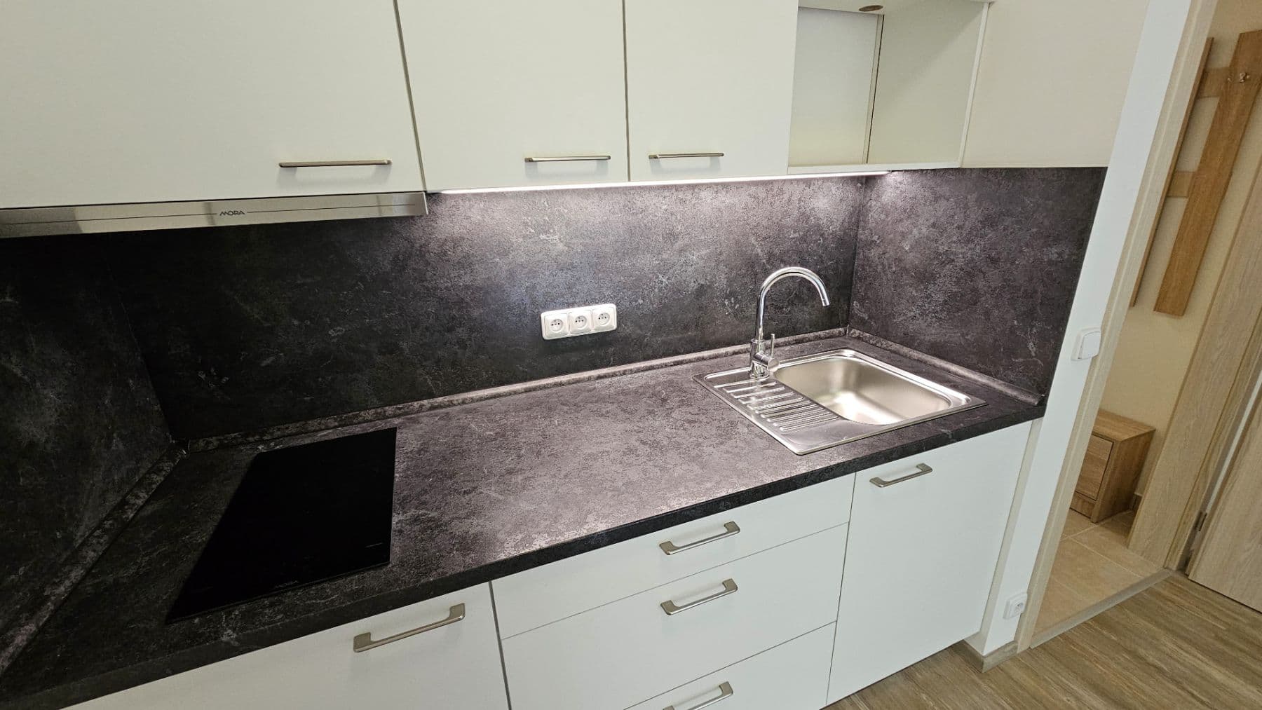 Prenájom bytu 1-izbový 30 m², Sinkulova, Praha, Praha Prenájom bytu 1-izbový 30 m², Sinkulova, Praha, Praha