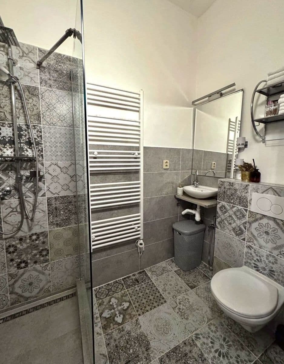 Predaj bytu 2-izbový 48 m², Pod Jelením skokem, Karlovy Vary, Karlovarský kraj Predaj bytu 2-izbový 48 m², Pod Jelením skokem, Karlovy Vary, Karlovarský kraj