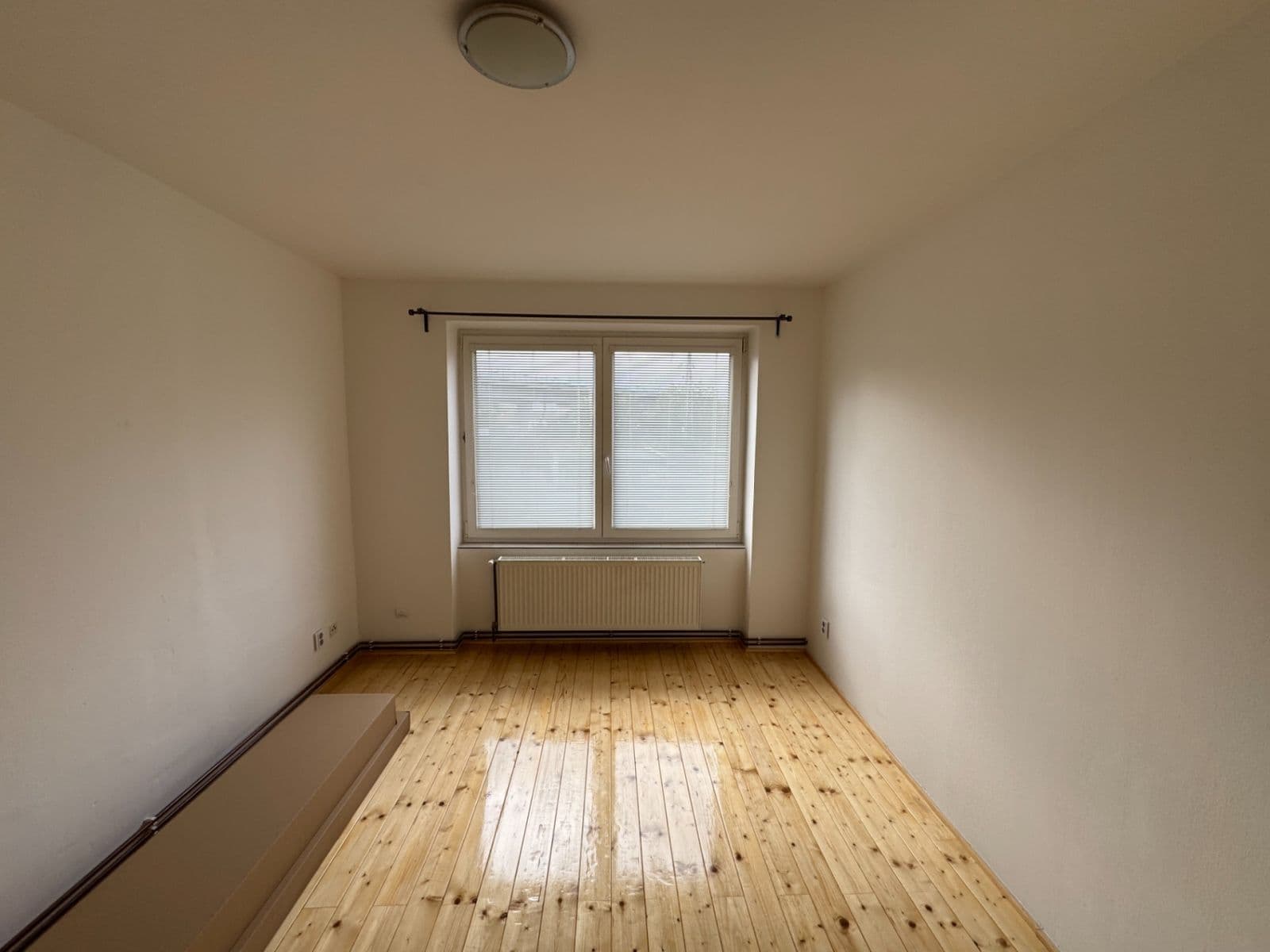 Prenájom bytu 1-izbový 46 m², Fügnerova, Děčín, Ústecký kraj Prenájom bytu 1-izbový 46 m², Fügnerova, Děčín, Ústecký kraj