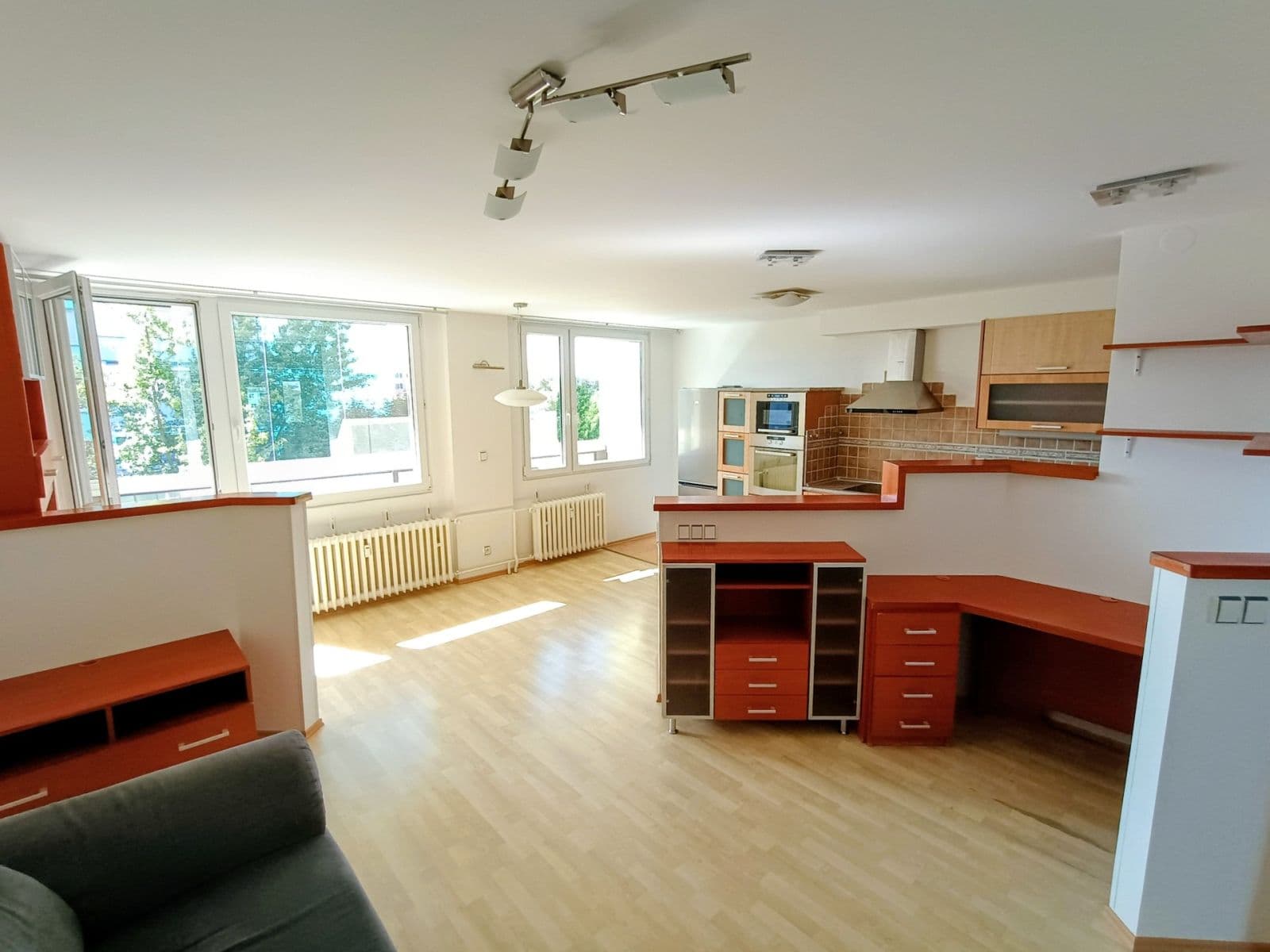 Prenájom bytu 3-izbový 76 m², Pod Strání, Praha, Praha Prenájom bytu 3-izbový 76 m², Pod Strání, Praha, Praha