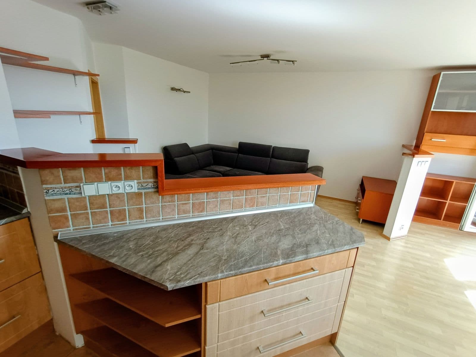 Prenájom bytu 3-izbový 76 m², Pod Strání, Praha, Praha Prenájom bytu 3-izbový 76 m², Pod Strání, Praha, Praha