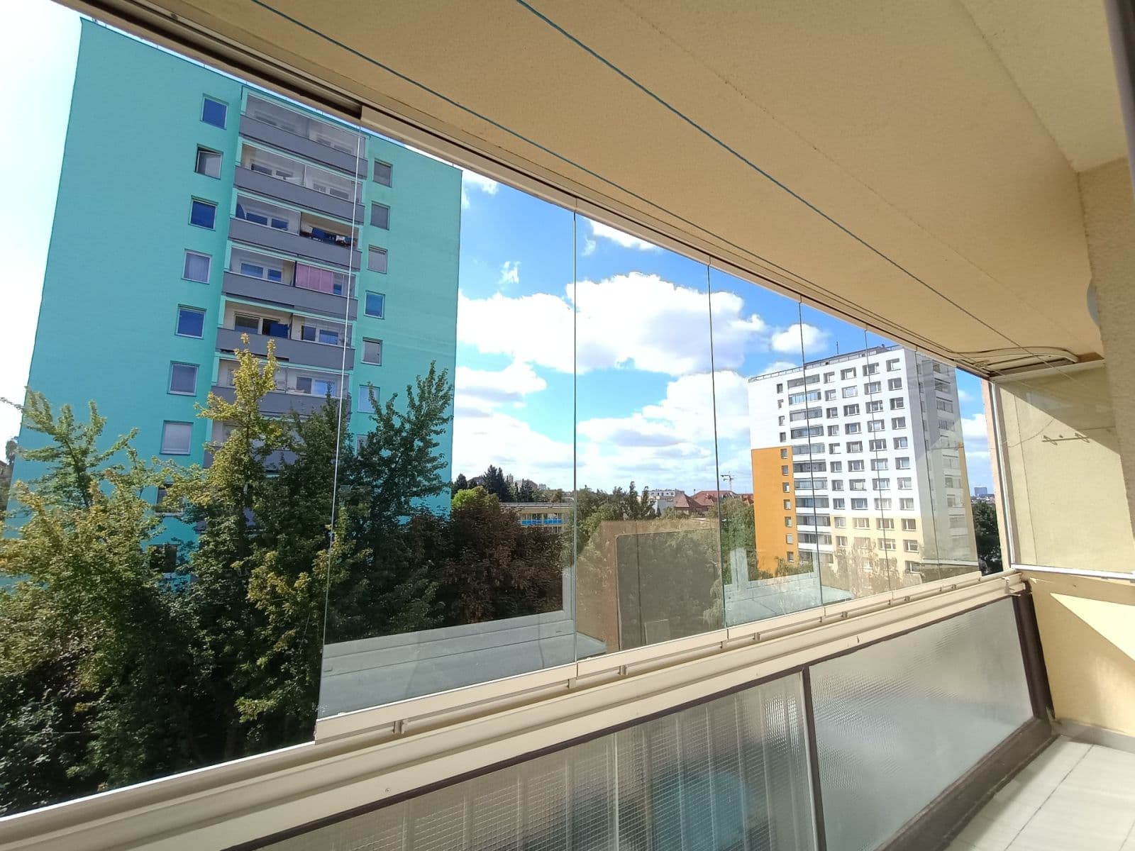 Prenájom bytu 3-izbový 76 m², Pod Strání, Praha, Praha Prenájom bytu 3-izbový 76 m², Pod Strání, Praha, Praha