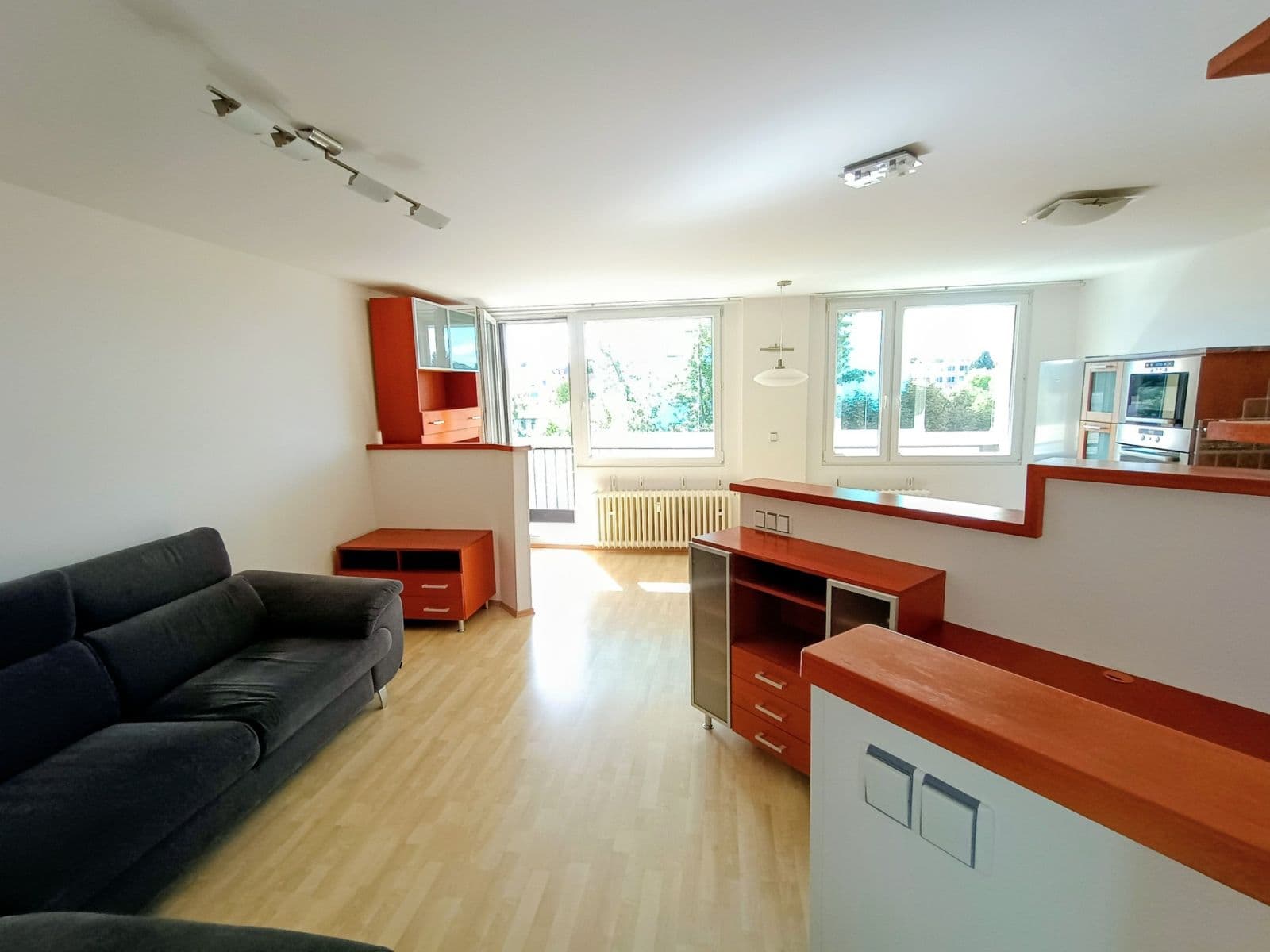 Prenájom bytu 3-izbový 76 m², Pod Strání, Praha, Praha Prenájom bytu 3-izbový 76 m², Pod Strání, Praha, Praha