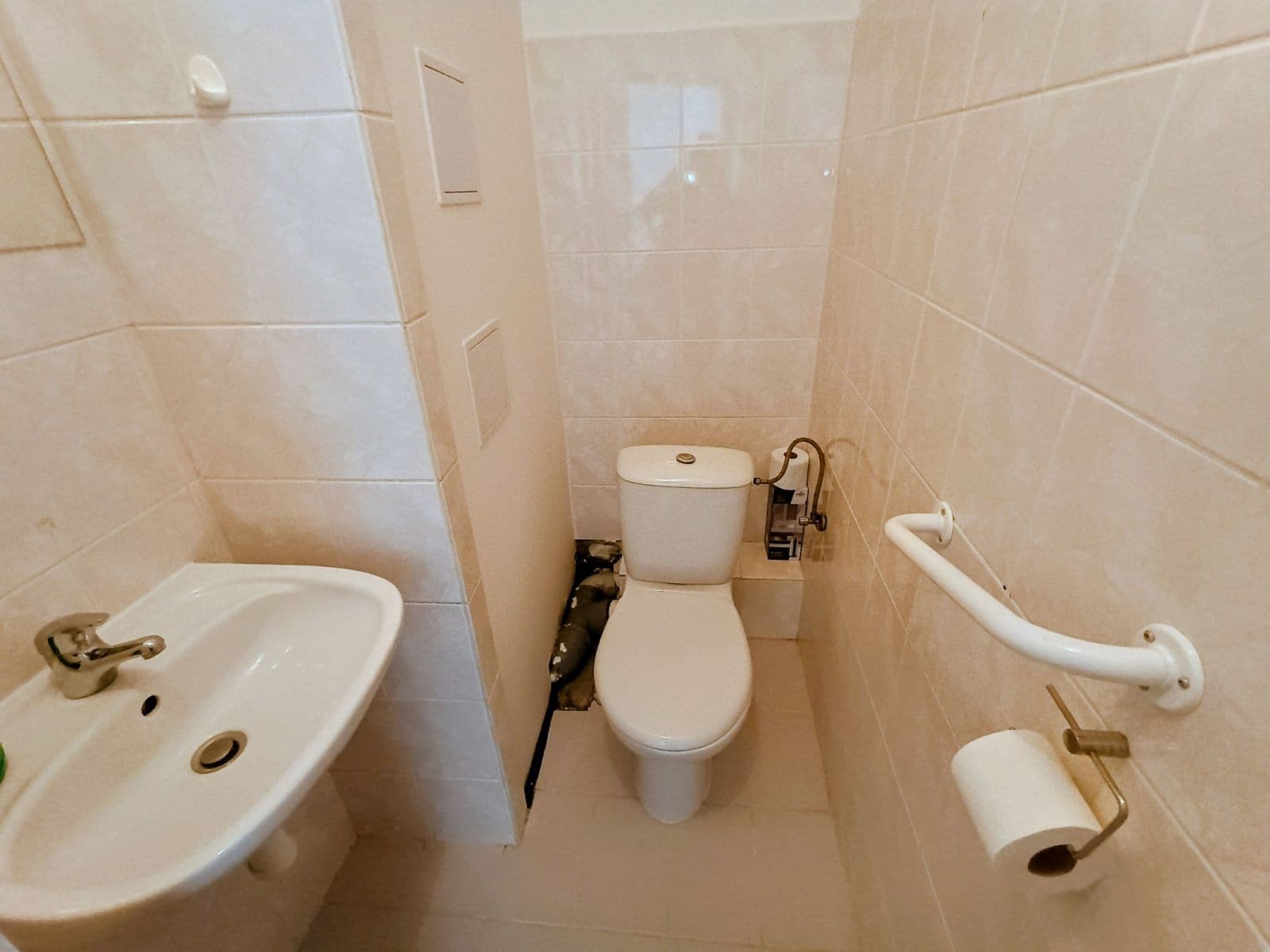 Prenájom bytu 3-izbový 76 m², Pod Strání, Praha, Praha Prenájom bytu 3-izbový 76 m², Pod Strání, Praha, Praha
