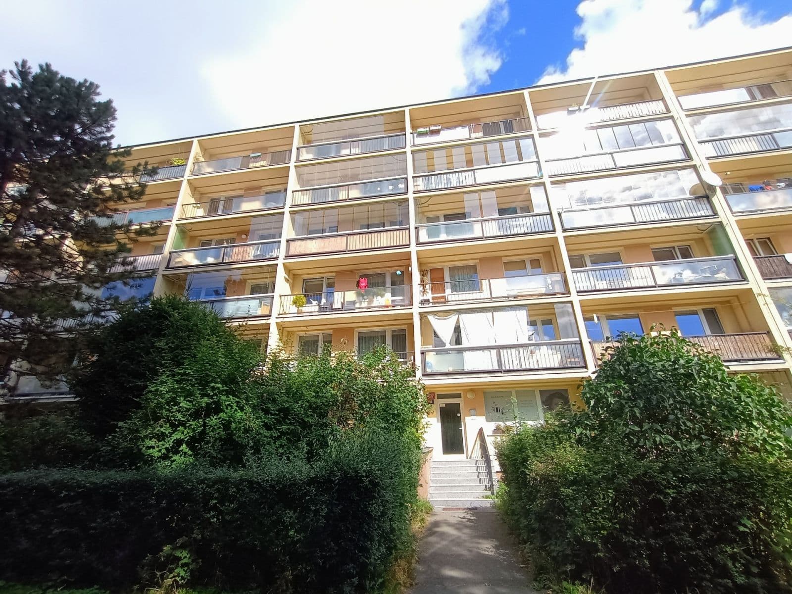 Prenájom bytu 3-izbový 76 m², Pod Strání, Praha, Praha Prenájom bytu 3-izbový 76 m², Pod Strání, Praha, Praha