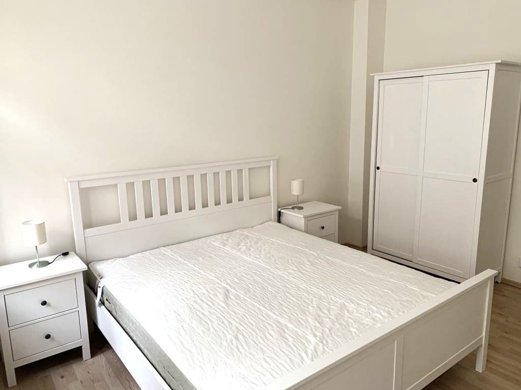 Prenájom bytu 2-izbový 70 m², Ostrovní, Praha, Praha Prenájom bytu 2-izbový 70 m², Ostrovní, Praha, Praha