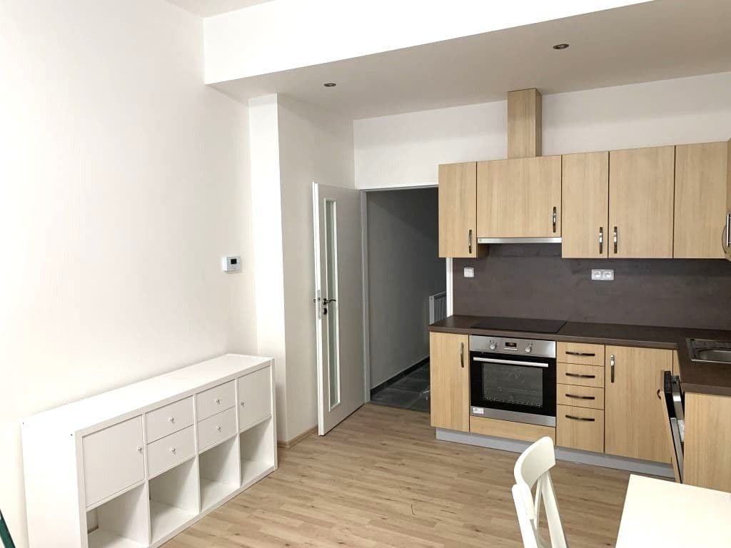 Prenájom bytu 2-izbový 70 m², Ostrovní, Praha, Praha Prenájom bytu 2-izbový 70 m², Ostrovní, Praha, Praha