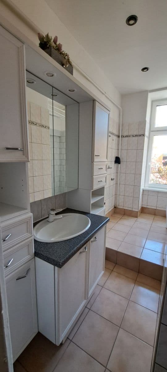 Prenájom bytu 2-izbový 80 m², U podjezdu, Olomouc, Olomoucký kraj Prenájom bytu 2-izbový 80 m², U podjezdu, Olomouc, Olomoucký kraj