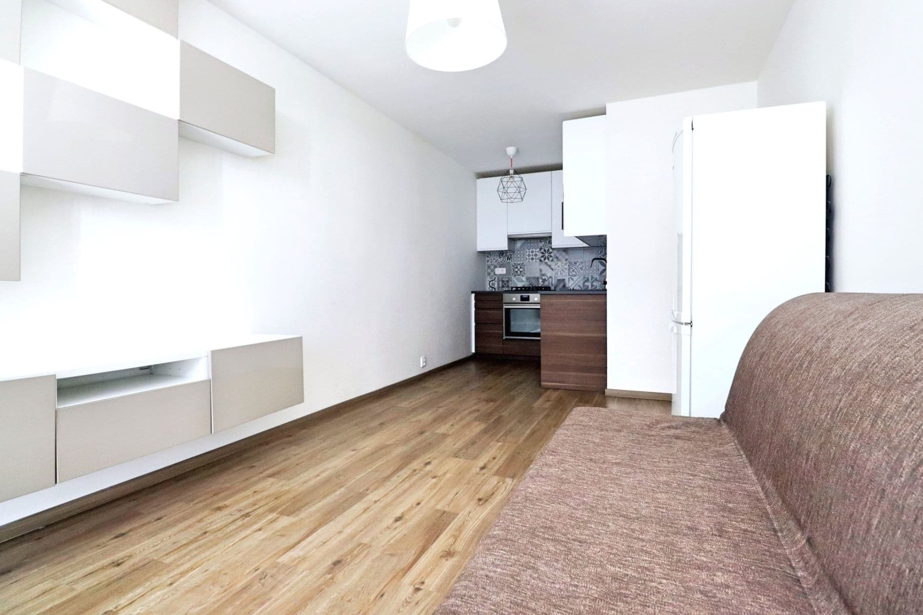 Prenájom bytu 2-izbový 40 m², Litvínovská, Praha, Praha Prenájom bytu 2-izbový 40 m², Litvínovská, Praha, Praha