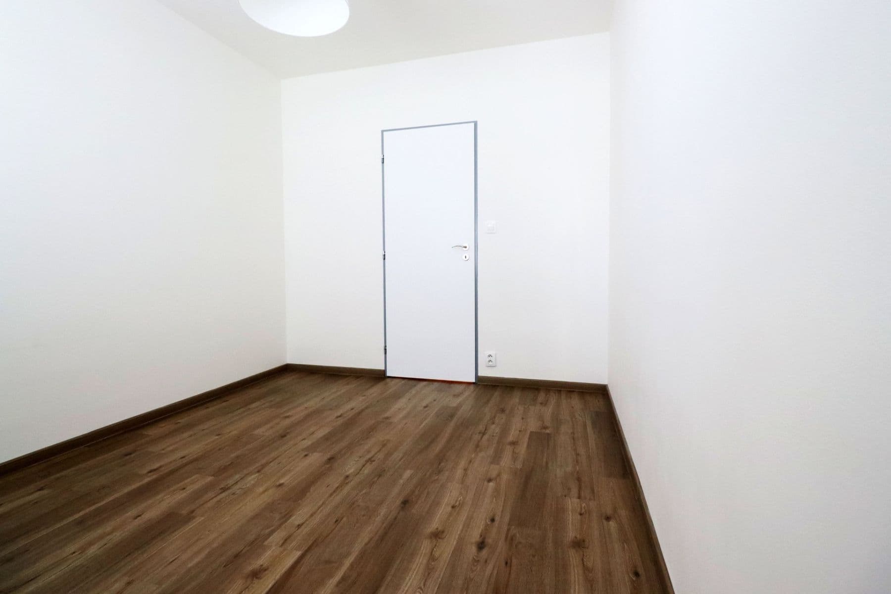 Prenájom bytu 2-izbový 40 m², Litvínovská, Praha, Praha Prenájom bytu 2-izbový 40 m², Litvínovská, Praha, Praha