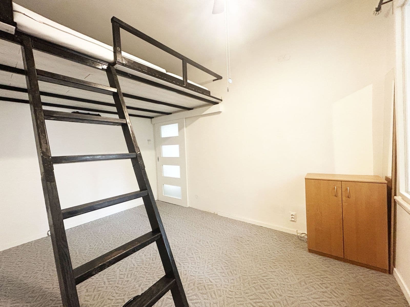 Prenájom bytu 2-izbový 45 m², Stroupežnického, Praha, Praha Prenájom bytu 2-izbový 45 m², Stroupežnického, Praha, Praha